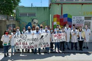Los docentes de la escuela José Martí se manifestaron en contra de los sumarios iniciados.