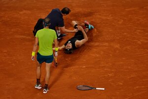 Zverev se dobló el tobillo y Nadal es finalista de Roland Garros 