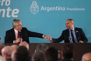 Alberto Fernández y Martín Guzmán presentaron el proyecto para gravar la renta inesperada (Fuente: EFE)