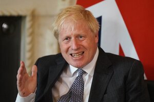 Johnson apela a la lucha contra la Unión Europea para sobrevivir en su puesto