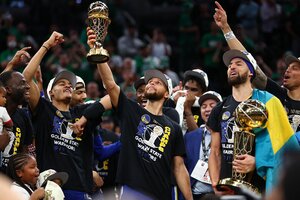 NBA: Golden State Warriors, de la mano de Curry, superó a Boston Celtics en las Finales y se consagró campeón (Fuente: AFP)