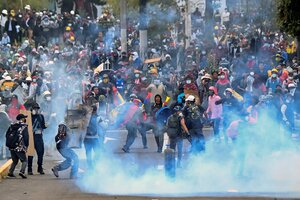 Ecuador: suman cuatro los muertos por la represión a movimientos indígenas y el gobierno habla de "daño colateral"
