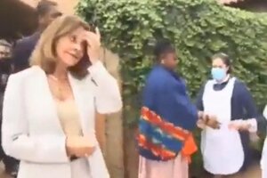 El incómodo momento de la vicepresidenta saliente de Colombia al dejar la residencia oficial