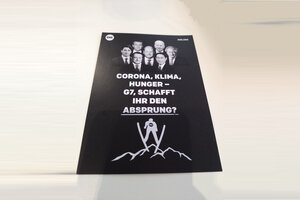 El planfleto anti G7 que apareció en las carpas de prensa de la cumbre