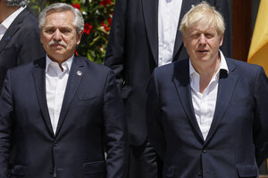 Boris Johnson hizo una insólita comparación entre Malvinas y la guerra en Ucrania (Fuente: AFP)