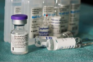 Pfizer dio a conocer la lista completa de posibles efectos secundarios y recomendó cada cuánto vacunarse