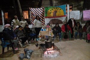 Mujeres indígenas tomaron una escuela en reclamo por las malas condiciones edilicias