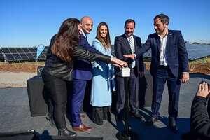 Ariel Sujarchuk, Juan Cabandié y Beto Ramil inauguraron el primer parque solar de gestión municipal del país 