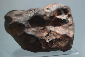 Identifican el origen del meteorito Belleza Negra que fue hallado en el Sahara en 2011