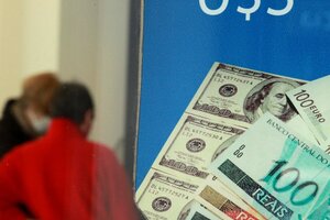 Dólar: advierten por una "cuádruple corrida"