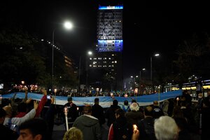 Miles de antorchas por Evita y para respaldar al gobierno del FdT (Fuente: EFE)