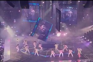Hong Kong: una pantalla gigante aplastó a un bailarín en pleno show