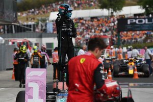 El británico Russell festeja su primera pole en la Fórmula 1. (Fuente: AFP)