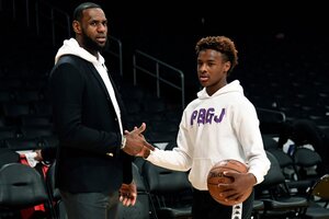 La estrategia de LeBron James para jugar con su hijo en Los Angeles Lakers (Fuente: AFP)