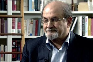Salman Rushdie: le retiraron el respirador y habló por primera vez tras el ataque (Fuente: Télam)