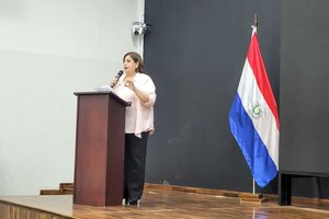 La senadora paraguaya Esperanza Martínez en la presentación de un libro / Redes sociales