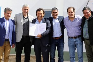 Jorge Ferraresi y Gustavo Sáenz entregaron viviendas en Cafayate