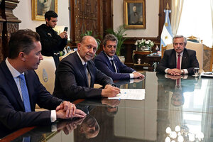 El gobernador con el presidente y el ministro Sergio Massa.