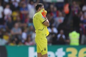 Dibu Martínez atajó un penal, pero Aston Villa igual perdió