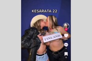 Finlandia: Sanna Marin pidió disculpas por una nueva foto de una fiesta en la residencia oficial