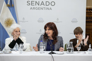 La intimidad del encuentro de CFK con Madres, Abuelas y otros referentes de los derechos humanos (Fuente: Prensa Senado)