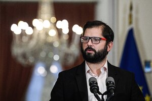 Chile: Gabriel Boric sale en la tapa de la revista Time a días del plebiscito constitucional (Fuente: Xinhua)