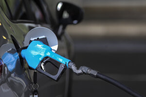 Postergan la actualización del impuesto a los combustibles líquidos