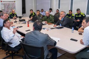 Colombia | Gustavo Petro pide a la cúpula militar y policial "elevar la guardia", tras el asesinato de siete policías