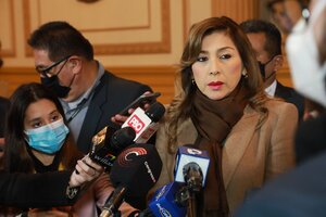 Perú | Gobierno evalúa pedir la renuncia de la presidenta del Parlamento por filtración de audios