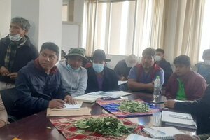 Bolivia | Gremio de cocacoleros llega a La Paz luego de cuatro días de marcha para exigir el cierre del mercado paralelo  