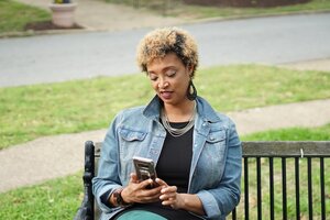 'Cara de smartphone': cómo se relaciona el aumento de la papada y el uso del celular
