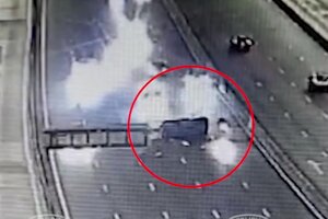 El video del momento en que una camioneta volcó y chocó en la General Paz