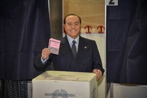 De Berlusconi y "Bella Ciao" a los melones de Meloni, las postales del voto en Italia (Fuente: EFE)