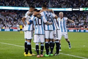 La Selección Argentina llega a Qatar con el ánimo en alto y algunas reservas (Fuente: AFP)