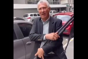 Un seguidor de Bolsonaro se grabó cargando una escopeta por la calle