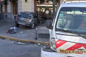 Tres heridos tras un choque de autos en Callao y Corrientes