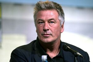 Alec Baldwin llegó a un acuerdo económico con la familia de Halyna Hutchins, a quien mató por accidente