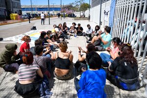 Toma de escuelas: Los estudiantes levantan las protestas a la espera de una mesa de diálogo (Fuente: Télam)