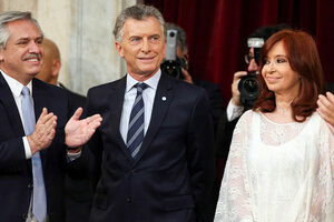 Alberto Fernández, Mauricio Macri y Cristina Kirchner antes de realizar el traspaso de mando en 2019. (Fuente: NA)