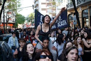 Lo que madres y padres aprendimos de las tomas (Fuente: Leandro Teysseire)