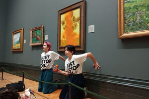 Activistas ecologistas arrojaron sopa sobre la pintura “Los girasoles” de Van Gogh 