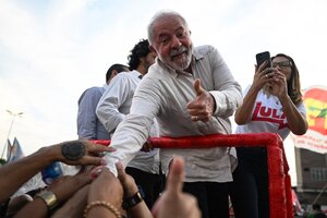 Brasil: Lula se mueve en la marea humana  (Fuente: AFP)