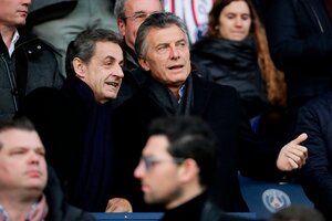 Sarkozy y Macri, juntos en la cancha del París Saint-Germain (Fuente: NA)