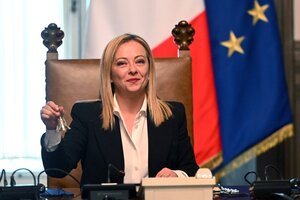 Italia: Meloni se encontró con Macron y tuvo su primera reunión de gabinete (Fuente: AFP)