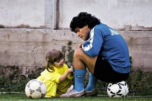 "Margaritas", la emotiva canción que compartió Dalma Maradona el día que Diego hubiese cumplido 62 años