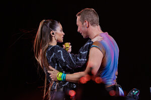 Tini cantó junto a Chris Martin en el quinto show de Coldplay en Argentina 
