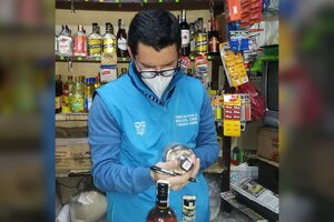 Alerta en Ecuador por una bebida alcohólica adulterada: ya hay 20 muertos  (Fuente: Arcsa Ecuador)