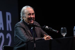 Joan Manuel Serrat: "Dejo de actuar, pero no de escribir, de componer, de vivir, ni de amar" (Fuente: Télam)