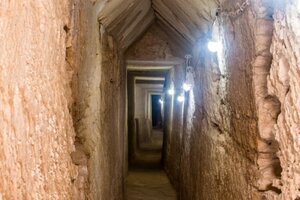 Egipto: un grupo de arqueólogos encontró un túnel que podría conducir a la tumba de Cleopatra