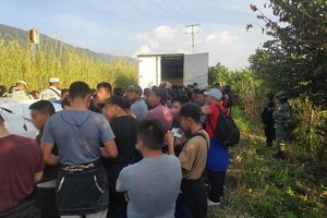 Crisis migratoria: rescataron a 82 migrantes hacinados en un camión (Fuente: EFE)